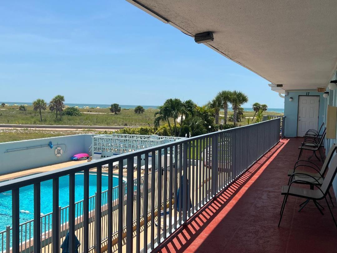 Beachside Resort Motel St. Pete Beach Exterior photo